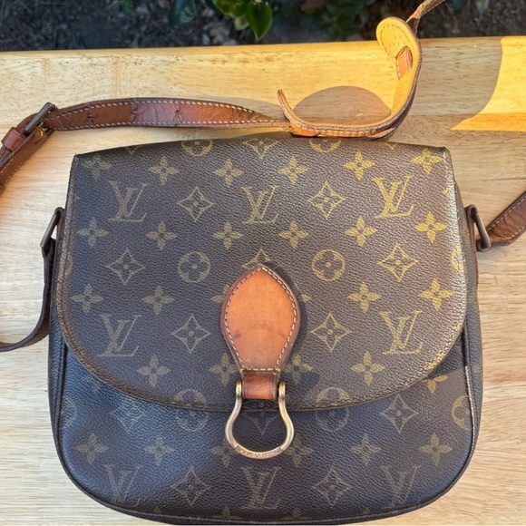 Louis Vuitton Crossbody - Picture 2 of 15